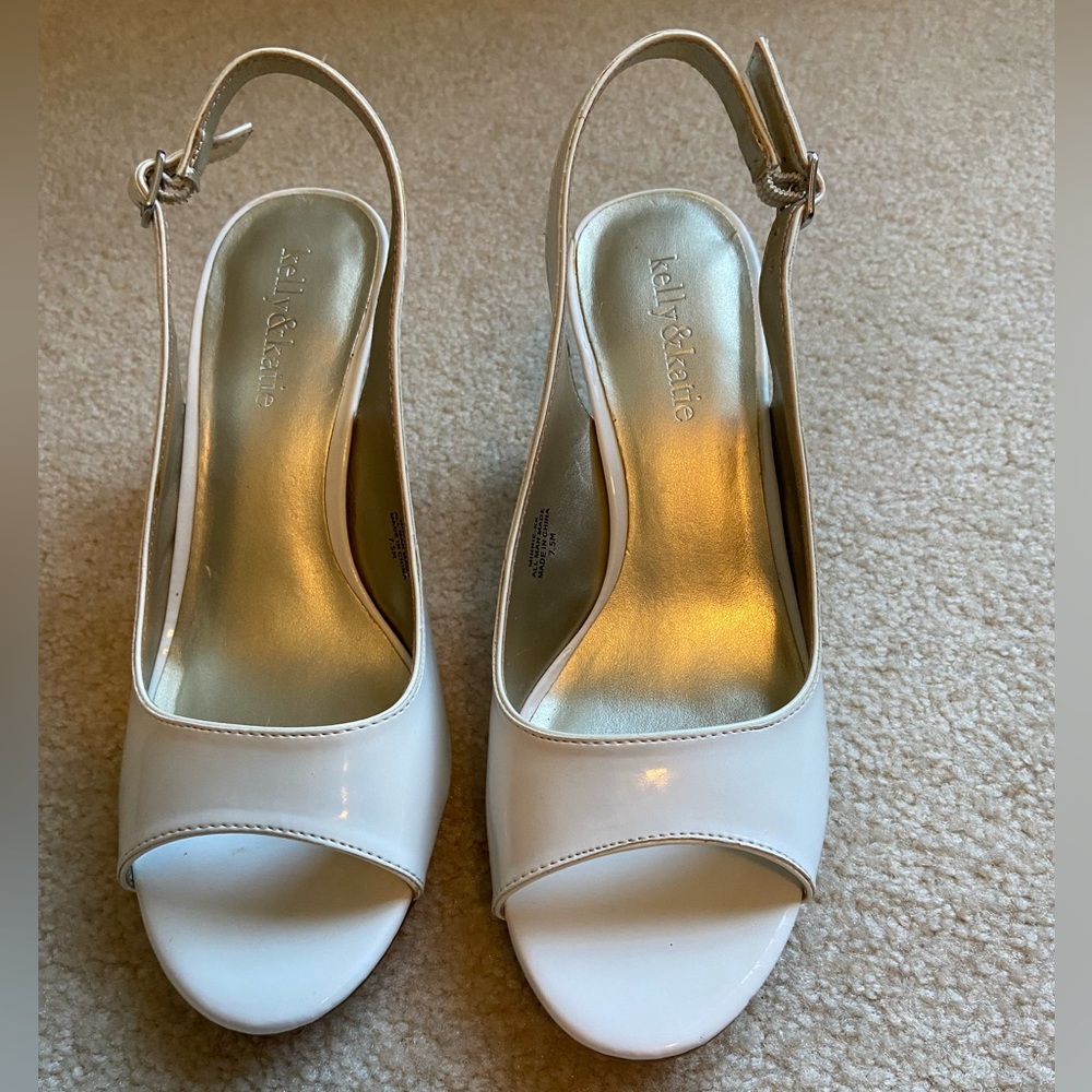 Kelly & Katie Bright White Peep-Toe Heels size 7.5